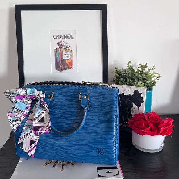Louis Vuitton Handbags - Authentic Louis Vuitton Epi Speedy 25